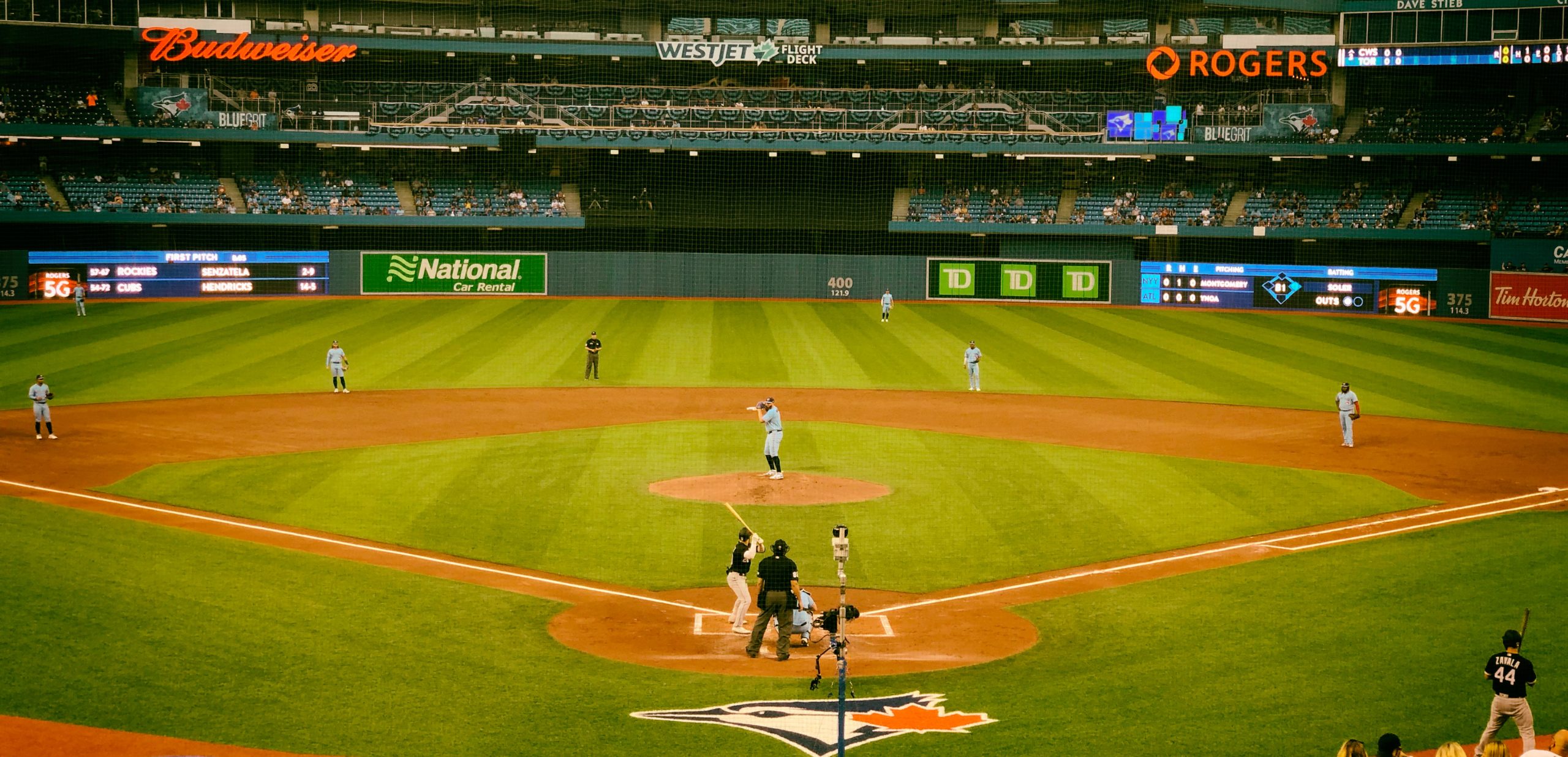 Alek Manoah pitching at the Rogers Centre